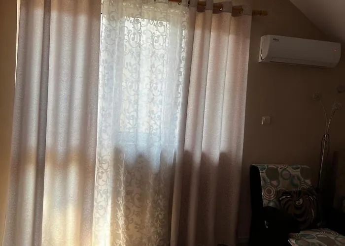 Red Rose Bed & Breakfast *